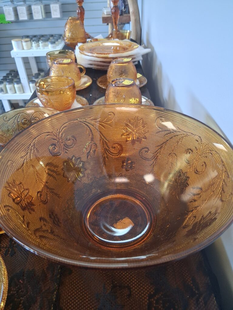 Tiara Exclusives Amber Large Bowl